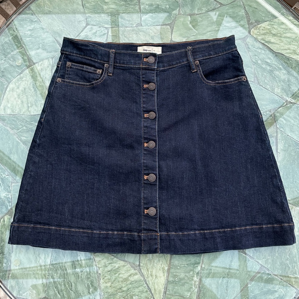 Women’s size 12 Gap Denim Skirt